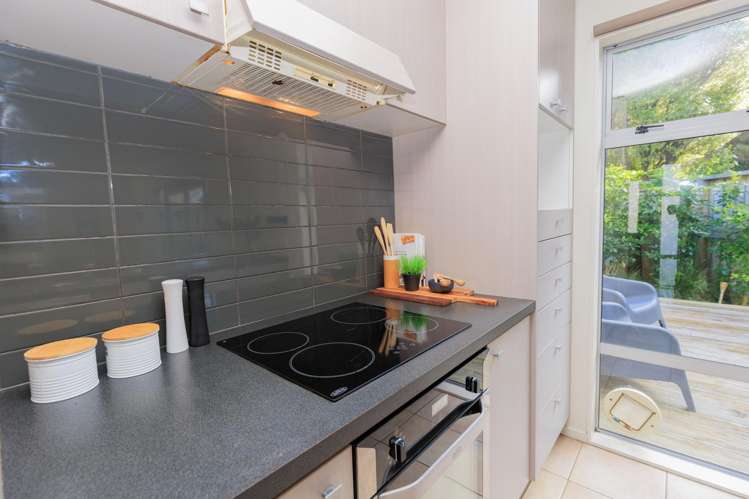 10 Erlestoke Crescent Churton Park_6