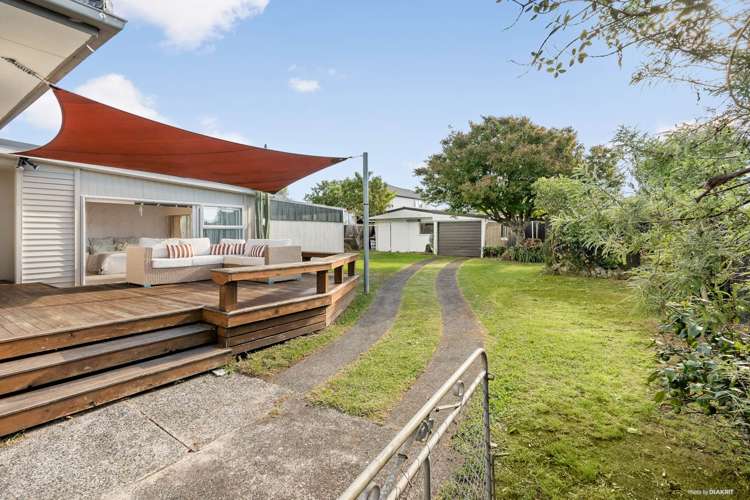 189 Riverside Avenue Point England_21