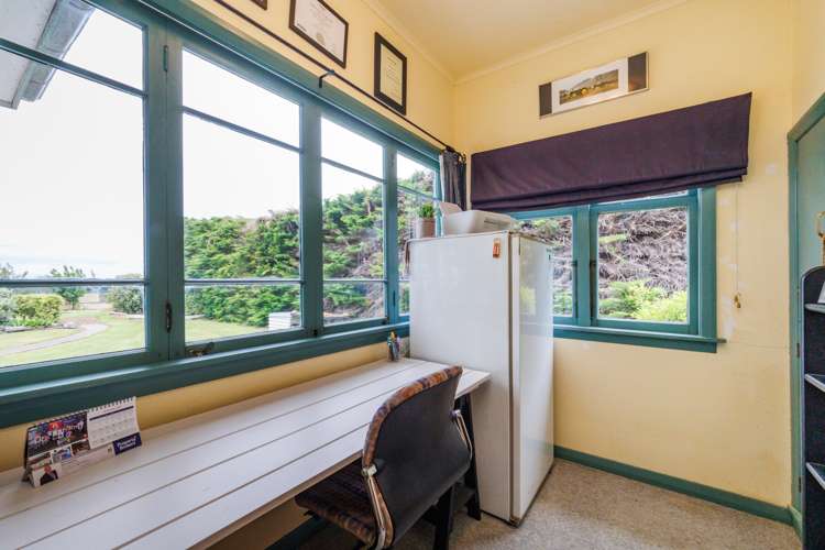 828 Colyton Road Bunnythorpe_19