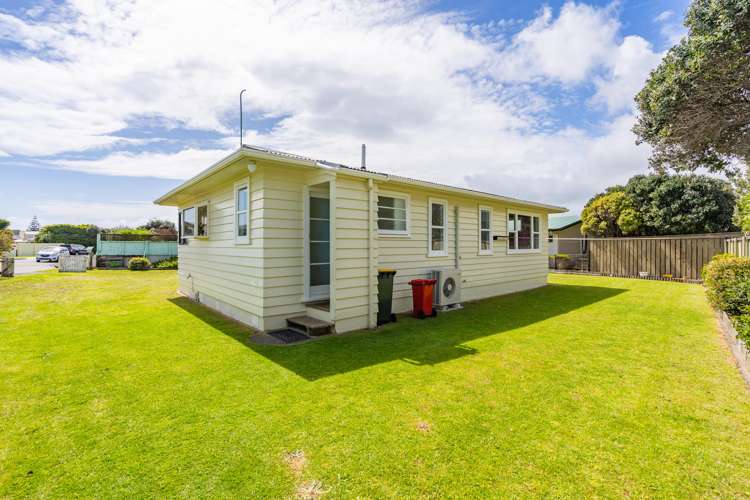 11 Adrian Grove Waikanae Beach_20