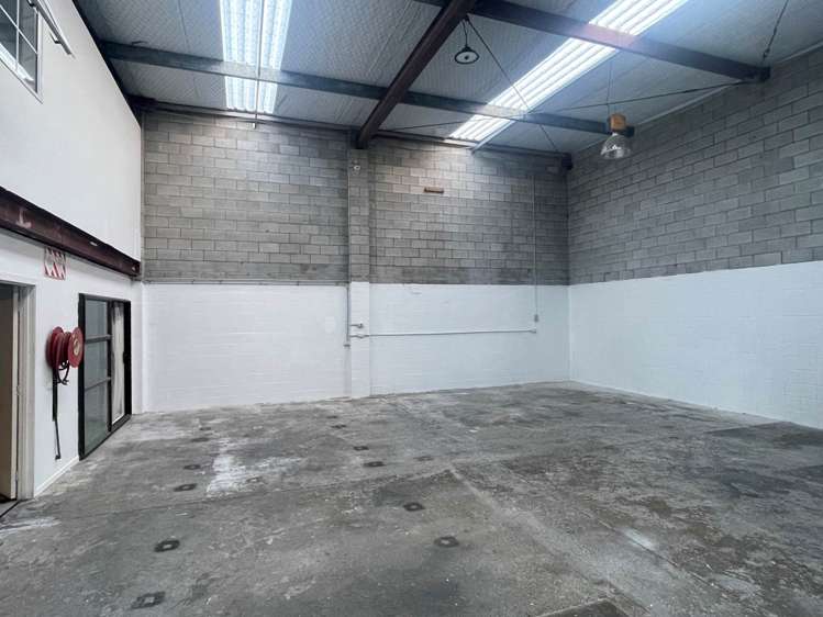 Unit B/9 Anvil Road Stanmore Bay_3