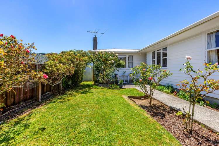 3 Tiwakawaka Grove Heretaunga_18