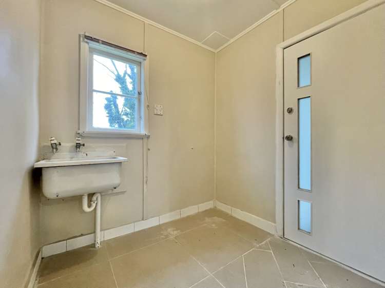 22 Esk Crescent Tokoroa_11