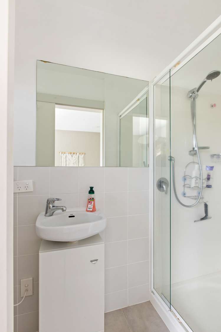 8/22 Northcross Drive Oteha_10