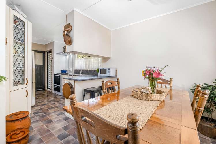 90 Omapere Street Whitby_6