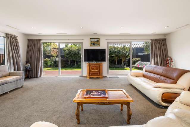 8 Waitikiri Square Parklands_4