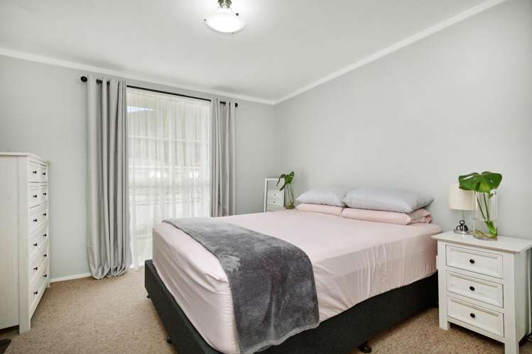 2 Orewa Grove Wainuiomata_9