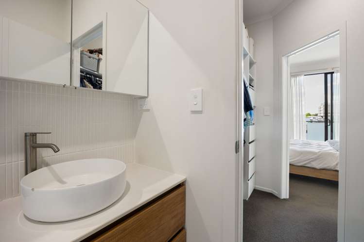 7/13 Vialou Street Hamilton Central_14