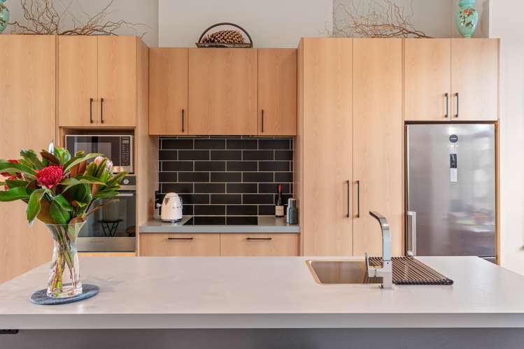 330 and 330A Highgate Roslyn_5