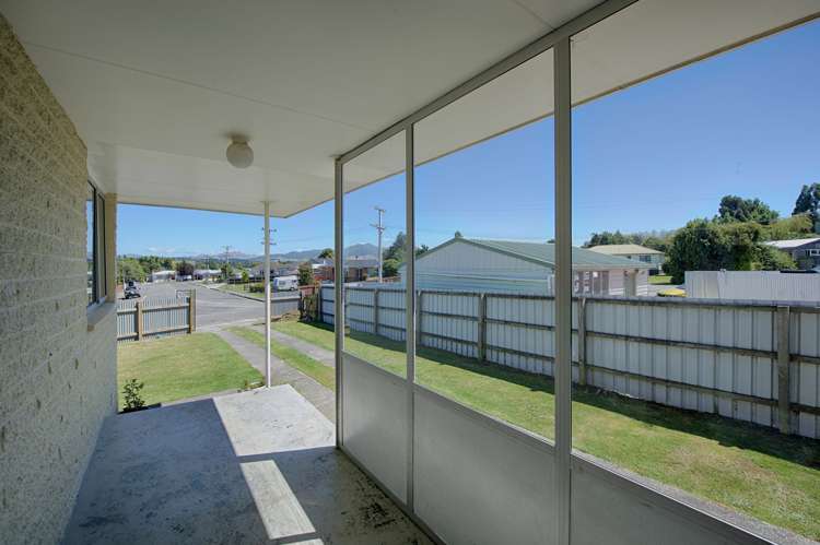 85 Walker Crescent Gore Surrounds_14