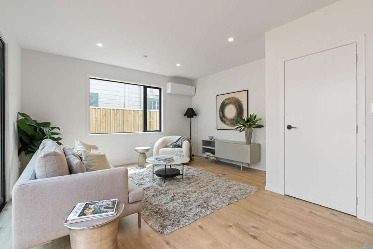 2/161 Onepu Road Lyall Bay_6