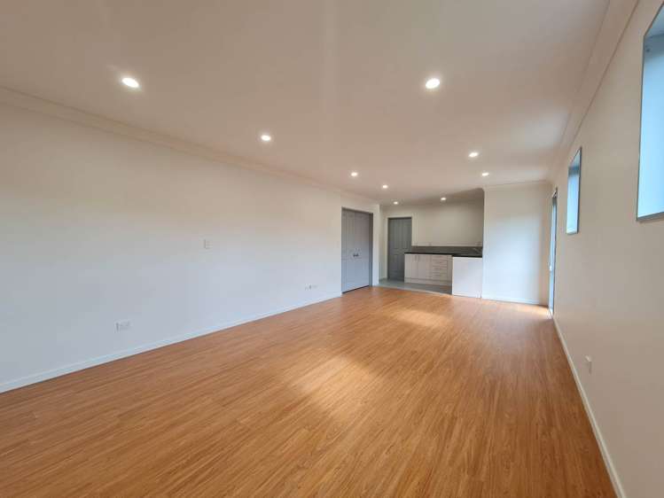 Arrowsmith Drive Flat Bush_7