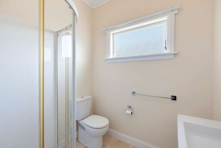 6 Adrian Grove Waikanae Beach_19