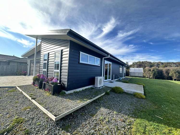 6 Holly Robinson Place Hokitika_15