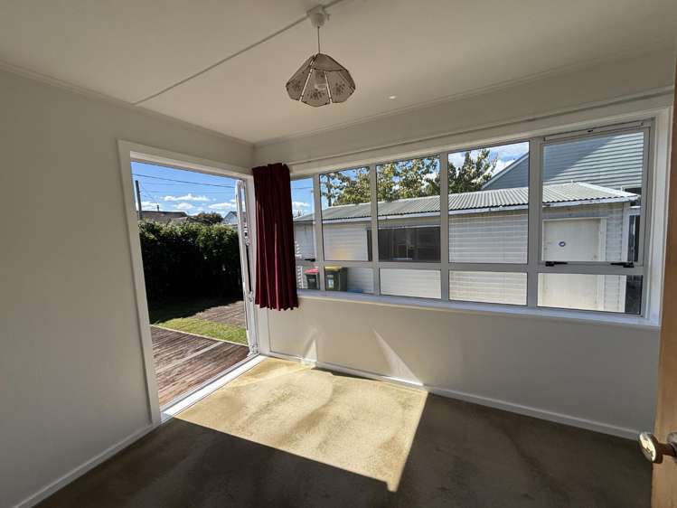 8 Gillespie Street 1353_17