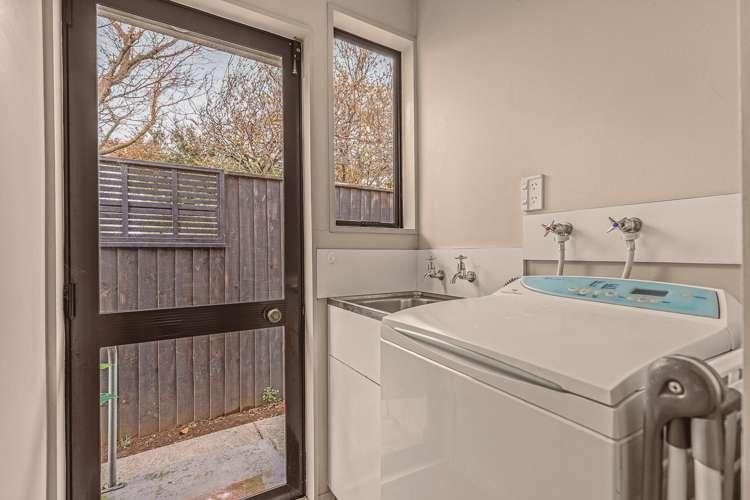 8a Nayland Street Sumner_14