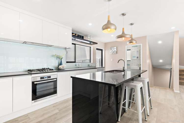 14d Woodall Place Totara Vale_5