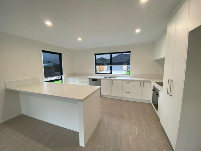 17 Korako Lane 500153_1