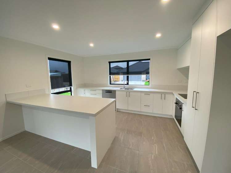 17 Korako Lane 500153_1