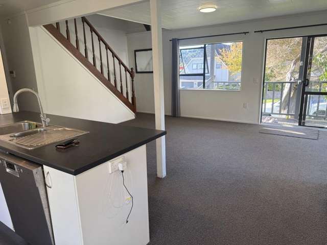 6 Kinnel Grove Papakowhai_3