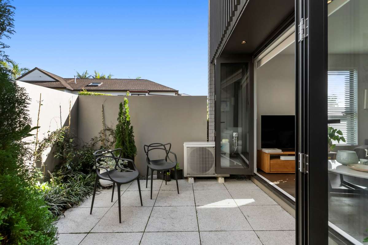 8/32 Dudley Road_3