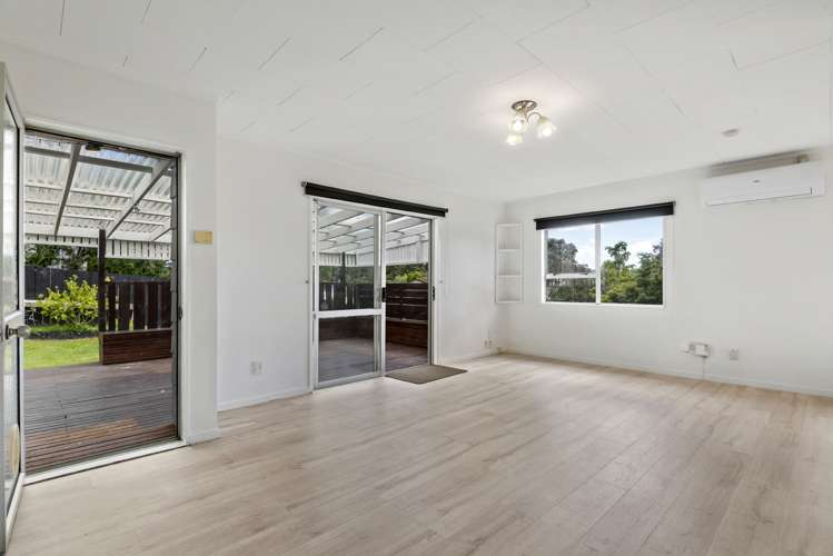 2/8 Helena Street Massey_5