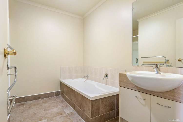 3 Pitfire Place Blockhouse Bay_9