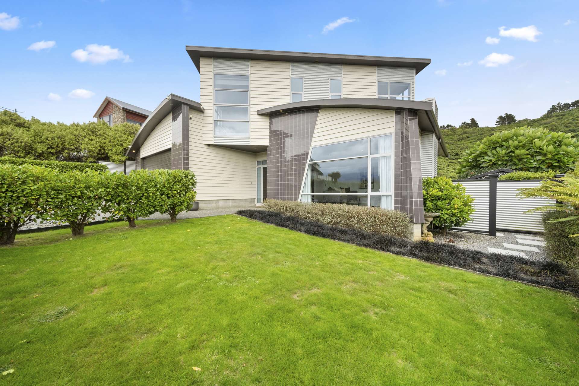 18 Meadowbank Drive Belmont Lower Hutt City Houses for Sale One