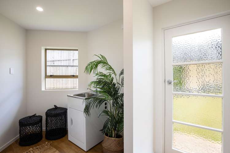 9 Fairview Place Westown_15