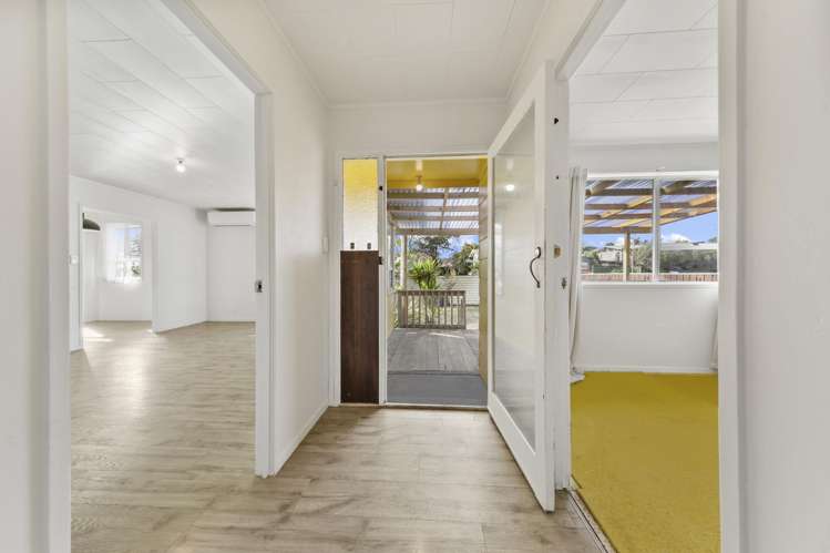 54 Sikkim Crescent Clover Park_12