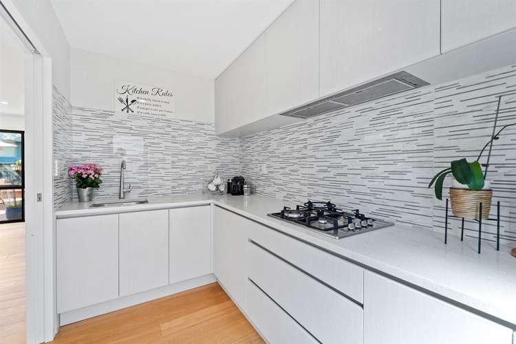 37 Remuremu Street Long Bay_11