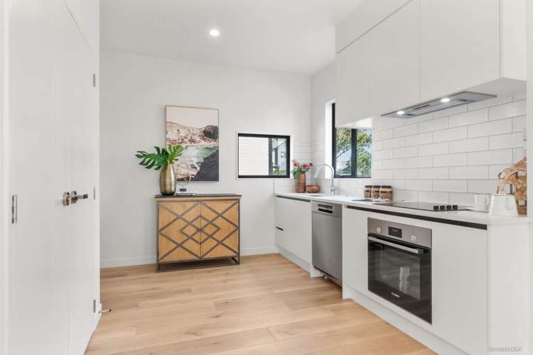 2/57 Kervil Avenue Te Atatu Peninsula_2