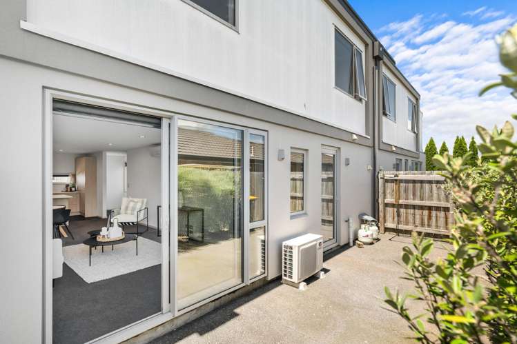 2/372 Worcester Street_0