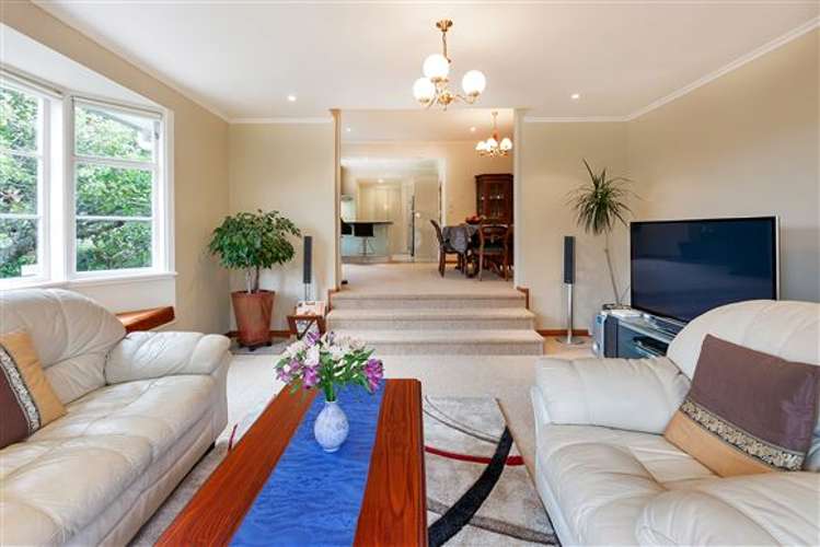 19 Achilles Crescent Narrow Neck_18