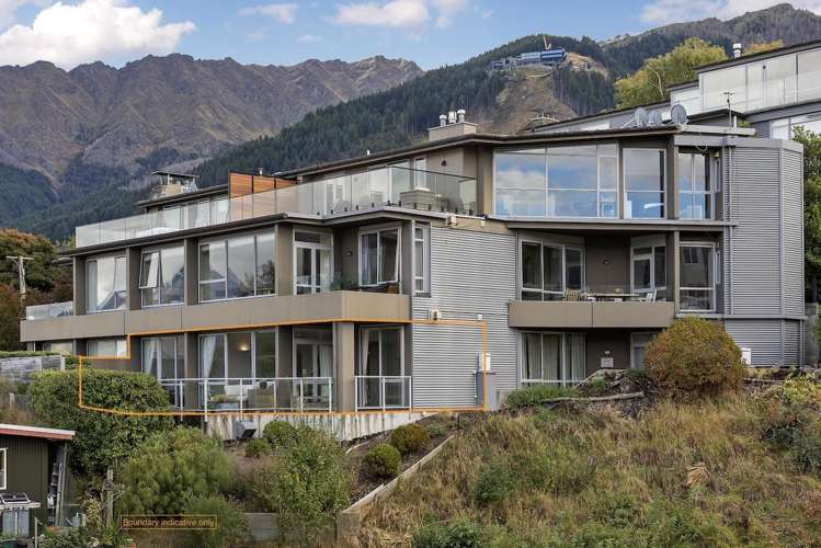 2/23 Adelaide Street Town Centre_14