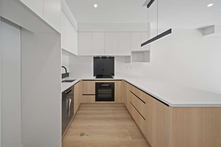 10-12 Clendon Place Manurewa_32