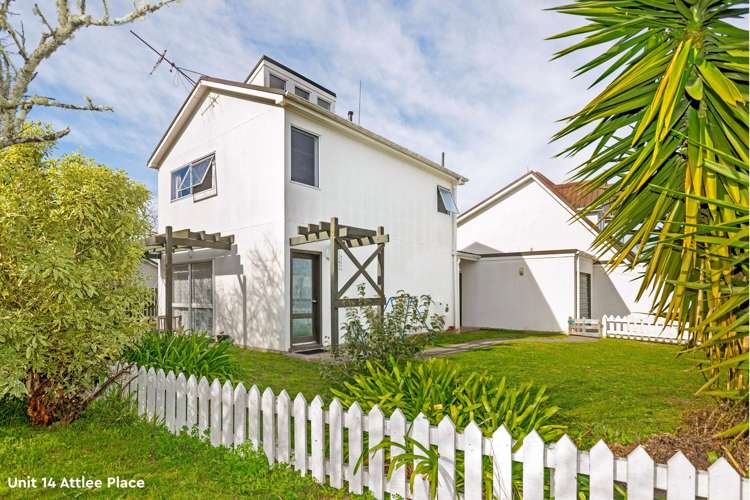 12 and 13 Attlee Place Gisborne_16