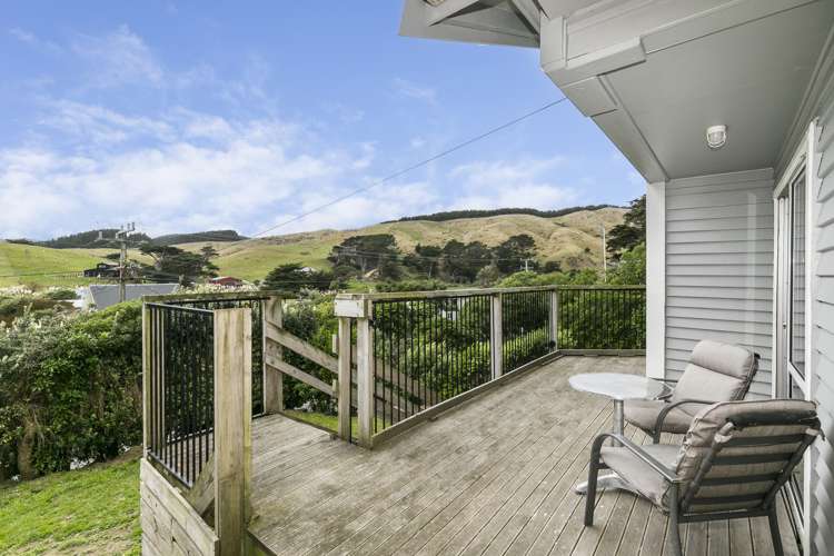 1015 Makara Road_0