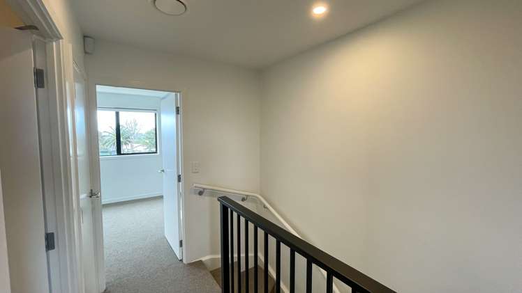 13/5 Brandon Road Glen Eden_5