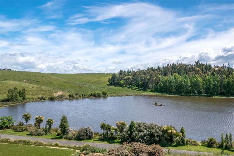 20 Lake View Place Fairhall_1