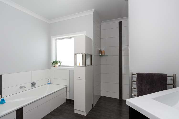 15 Maple Grove Acacia Bay_13