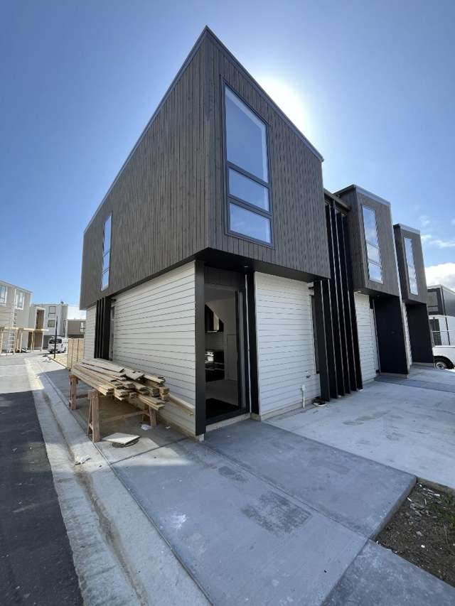 BRAND NEW - KAPITI TOWNHOUSE