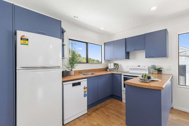 24 John Witton Drive Crofton Downs_3