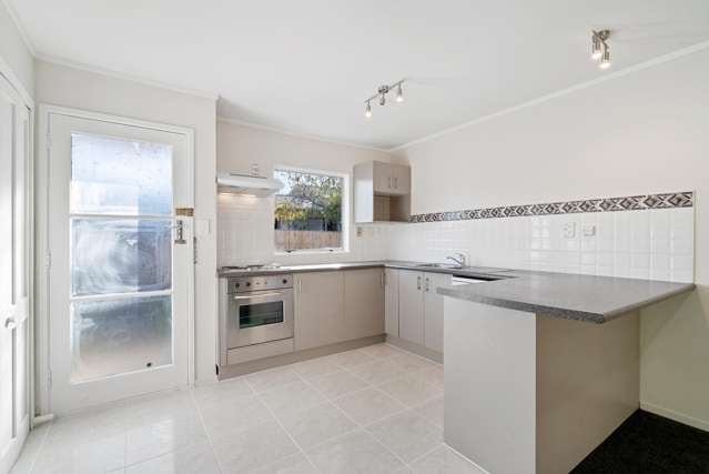 2/6 Thorn Place Papatoetoe_4