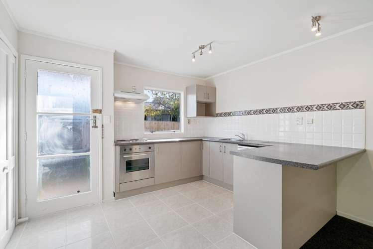2/6 Thorn Place Papatoetoe_3