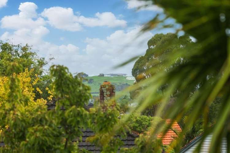 67 Old Lake Road Narrow Neck_15