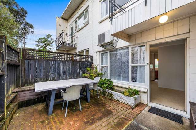 2/35 Esplanade Road Mt Eden_3