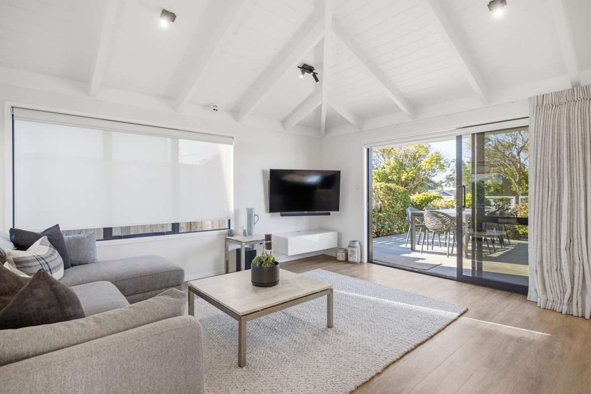 253 Devonport Road_2
