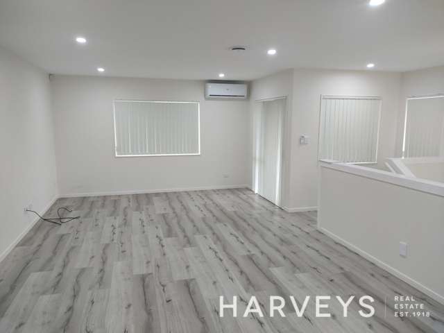 2/23 Derwent Crescet Titirangi_4