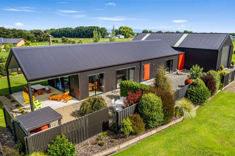 1228A Camerons Line Feilding_27